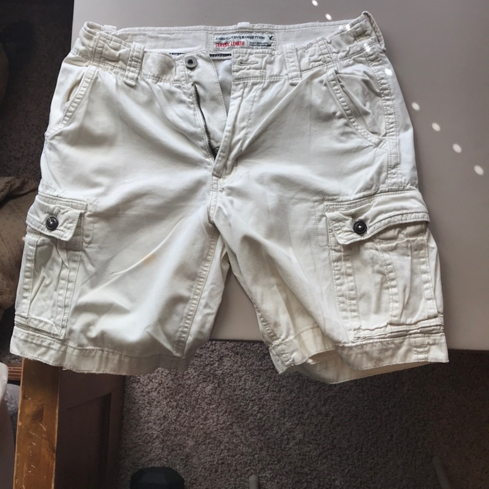 White/cream cargo shorts